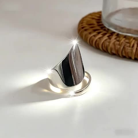 Minimalist Spiral Design Ring, Unisex Everyday Wear
